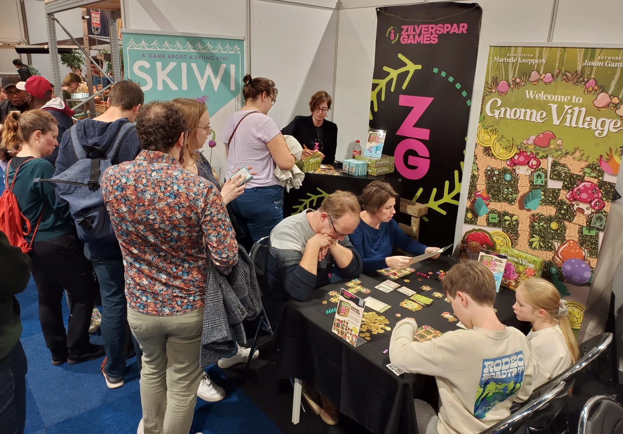 Mensen die Gnome Village spelen bij evenementen