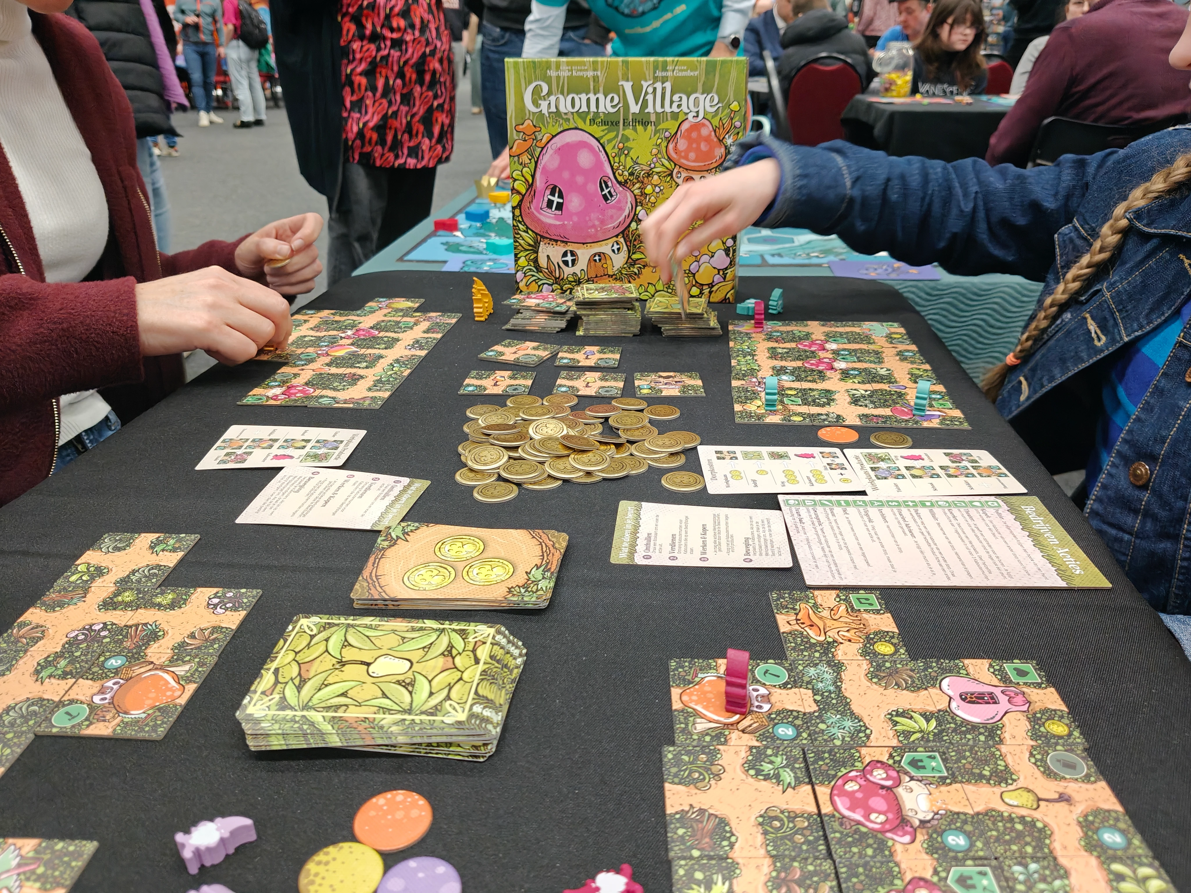 Gameplay demonstration Gnome Village
